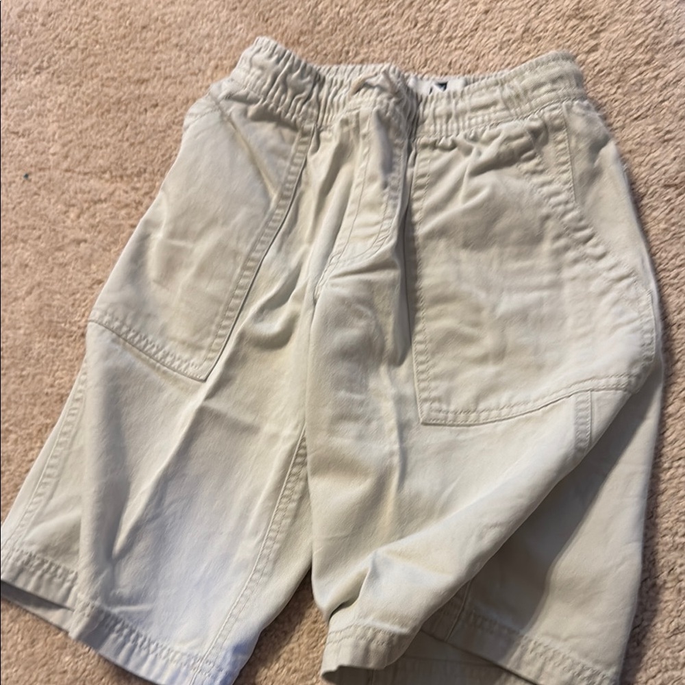 GAP White Casual Shorts with Elastic Waistband and Lightweight Fabric